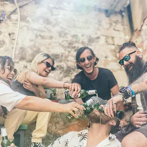 Booze & Snooze Social , Split Croatie